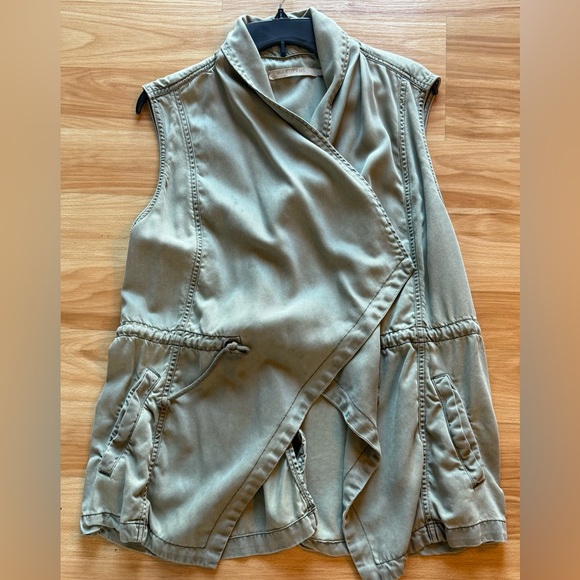 Max Jeans Olive Green Vest - Picture 6 of 8